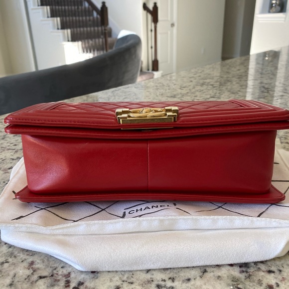 ❌SOLD❌Calfskin Quilted Medium Boy - Picture 3 of 9